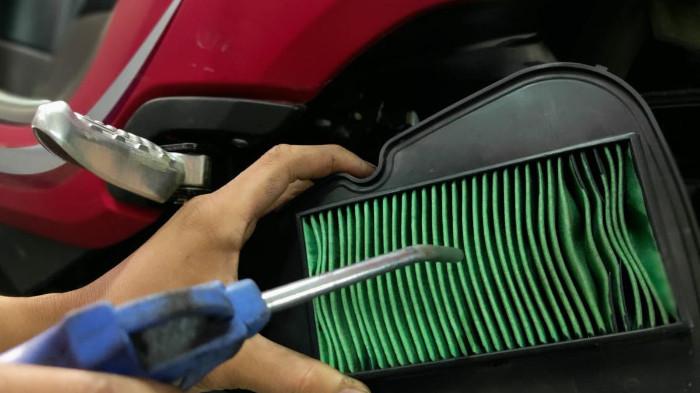 Ilustrasi Filter Udara Pada Motor. (Kompas Otomotif)