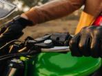 Dari Kampas Hingga Oli, Ini 3 Sumber Masalah Kopling Selip pada Motor