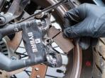 3 Langkah Mudah Ganti Kampas Rem Motor Tanpa Bantuan Mekanik