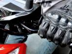 Kebiasaan Menekan Rem Belakang Motor Matic Terus-Menerus Saat Berjalan? Waspadai 4 Risikonya