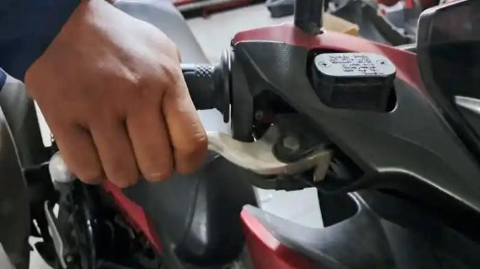 Kebiasaan Pengereman yang Terlalu Berlebihan