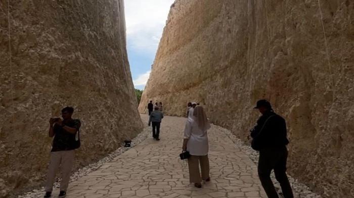 Pintu masuk On The Rock Gunungkidul | foto Kompas.com/Markus Yuwono