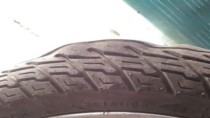 Awas! Ini 5 Penyebab Ban Motor Benjol yang Perlu Diketahui