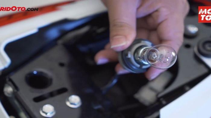 Bohlam Lampu Belakang