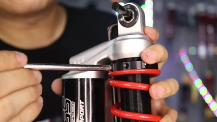 Cara Atur Preload Shockbreaker