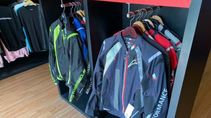 Ilustrasi Jaket dengan Fitur Reflective. (Kompas Otomotif)