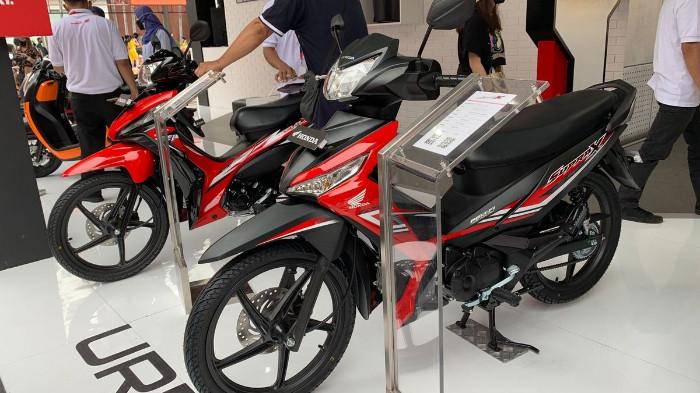 Ilustrasi Motor Bebek yang Terpajang pada Dealer Resmi. (Kompas Otomotif)