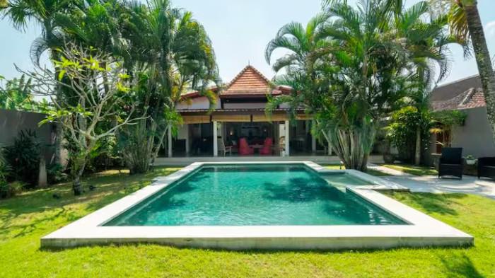 Ilustrasi Rumah Sewa di Desa Yang Tersedia Private Pool. (Airbnb)