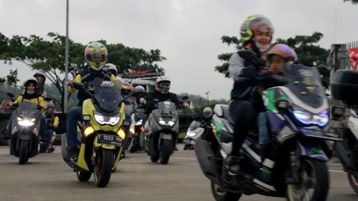 Ilustrasi Sekelompok Orang sedang Melakukan Touring. (Kompas Otomotif)