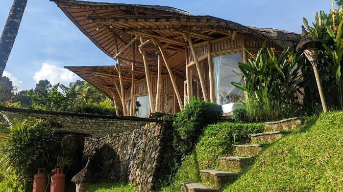 Ilustrasi Suasana Camaya Bali, Karangasem. (Booking.com)