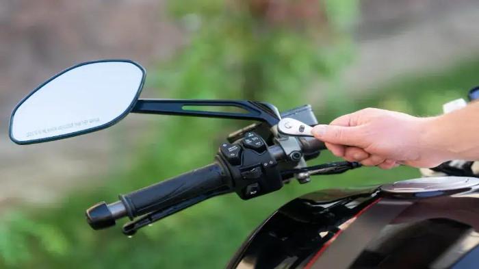 Pastikan Spion Terpasang Kuat