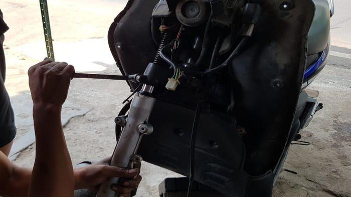 Pengecekan Shocbreaker