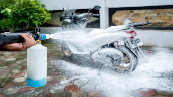 Rutin Mencuci Motor