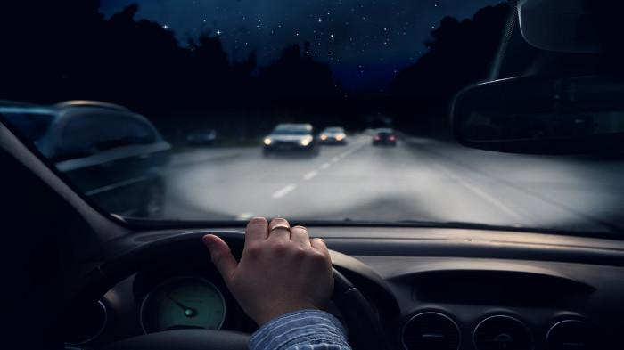  5 Tips Berkendara Aman dan Nyaman saat Malam Hari di Jalan Tol