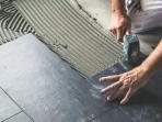 5 Tips Memasang Keramik dengan Benar dan Kokoh, Rawan Rusak Lho