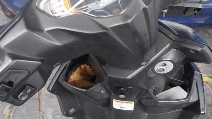 Dashboard Kusam Akibat Paparan Sinar Matahari