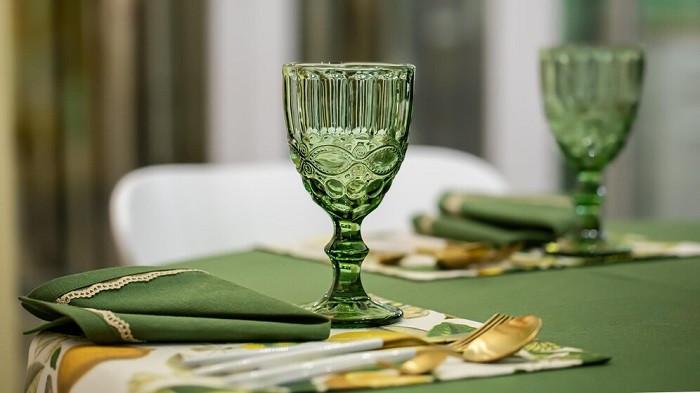 Dekorasi meja makan tema lebaran | foto pvproductions/freepik