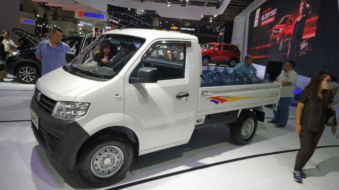 Ilustrasi Mobil Pick Up yang Terpajang pada Showroom. (Tribunnews.com)