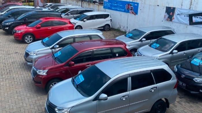 Ilustrasi Penjualan Mobil Tipe SUV