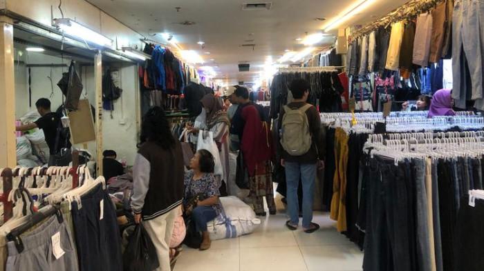 Ilustrasi Thrifting di Kawasan Pasar. (Kompas.com)