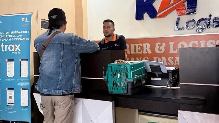 Kirim anabul lewat KALOG Express | foto dok.KAI Logistik