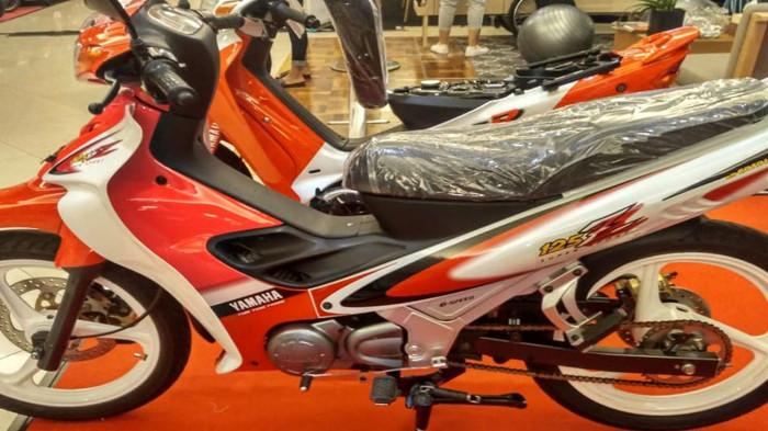 Motor dengan Striping Orisinil