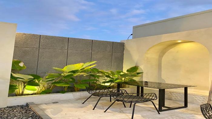 Pencahayaan Eksterior yang Dramatis