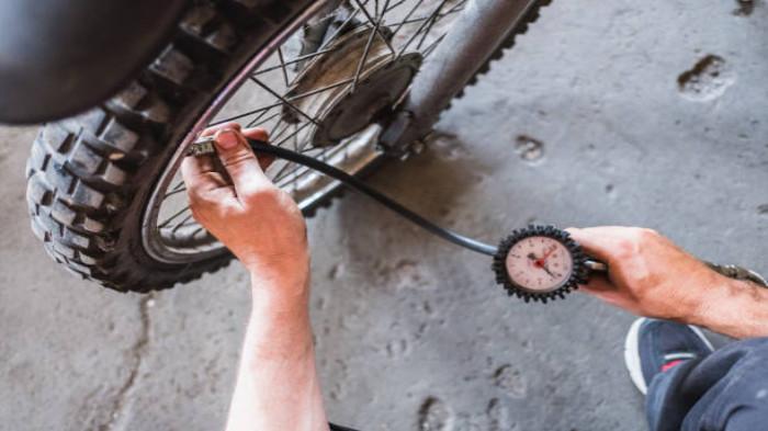 Periksa Tekanan Ban Secara Rutin