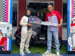 Warga Yogyakarta Raih Hadiah Utama JLC Lucky Draw 2024, Bawa Pulang Sepeda Motor