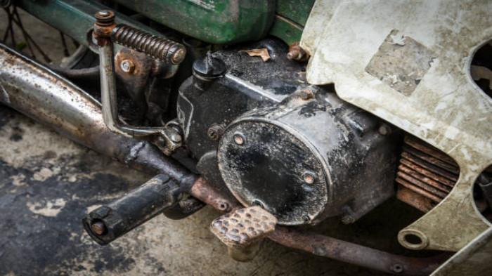 6 Efek Buruk Malas Mencuci Motor yang Sering Diabaikan