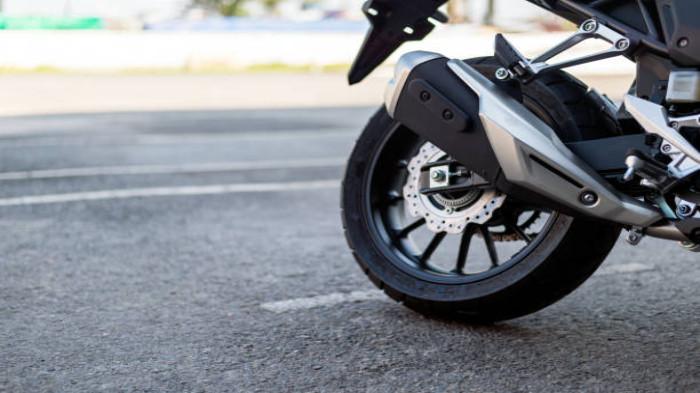 Jangan Asal Modif! 5 Tips Membeli Knalpot Motor Agar Tidak Kena Tilang Polisi