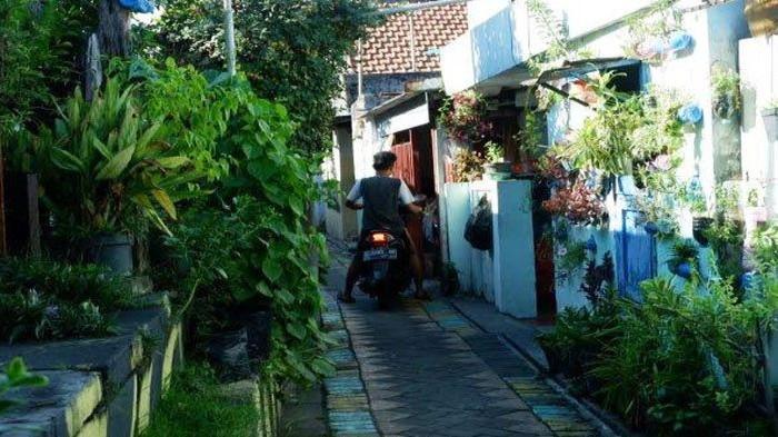Perhatikan Kondisi Jalan dan Lingkungan Sekitar