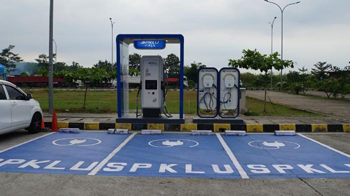 VinFast Gandeng V-GREEN Bangun 30.000 SPKLU di Indonesia Sepanjang Tahun 2025