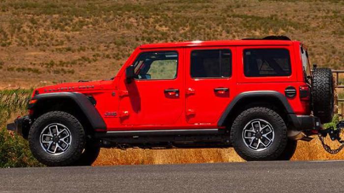Wujud Jeep Wrangler Rubicon 4 Pintu Berwarna Merah (Foto : Kelley Blue Book)