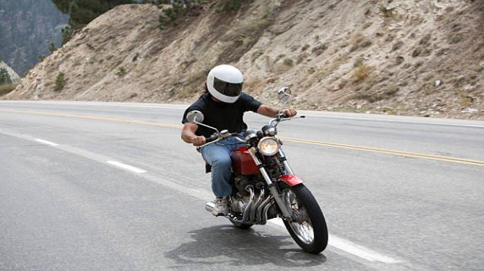 Berkendara dengan Gaya Hemat Bensin