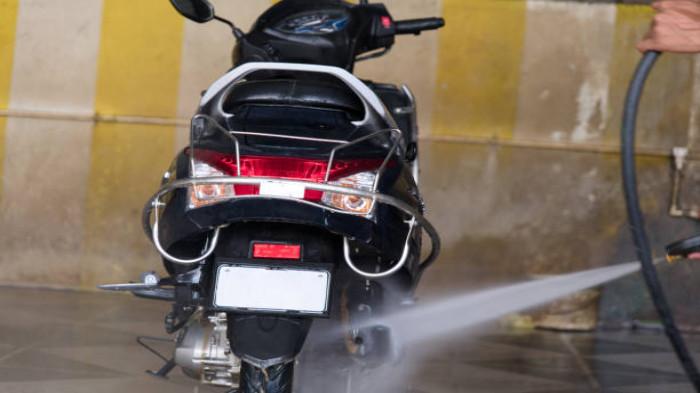 Cuci Motor Segera Setelah dari Pantai