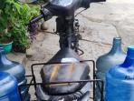 Dari Mesin Kasar sampai Jok Robek, Inilah Alasan Kenapa Motor Tukang Galon Selalu Nampak Lelah