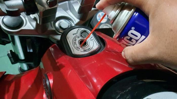 Gunakan Pelumas Khusus Kunci