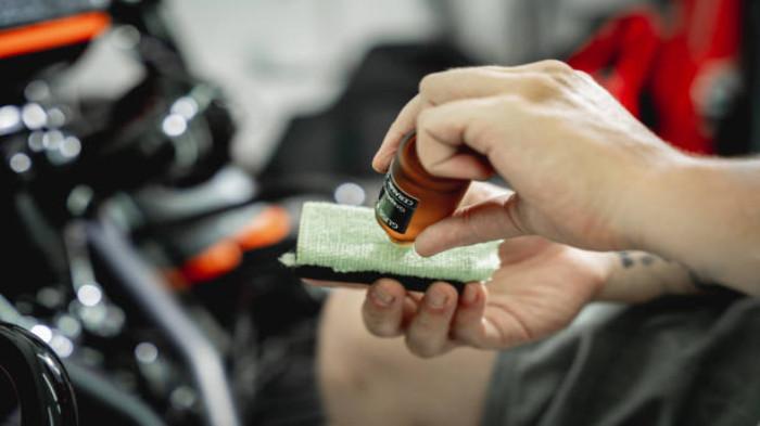 Gunakan Wax atau Polish untuk Perlindungan Tambahan