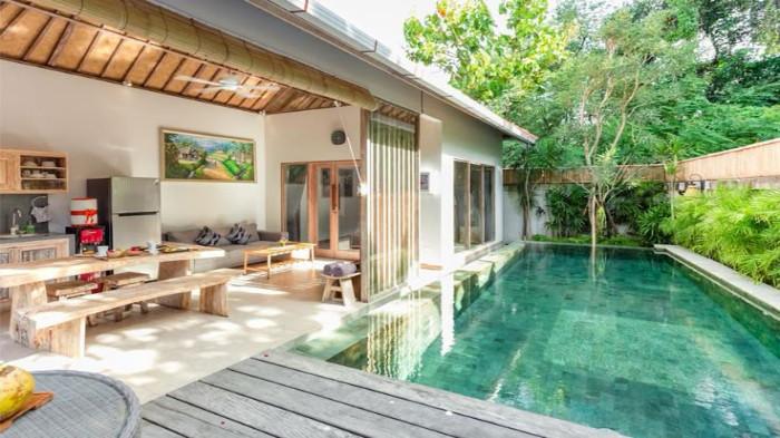 Kolam Renang Infinity dengan Nuansa Alam