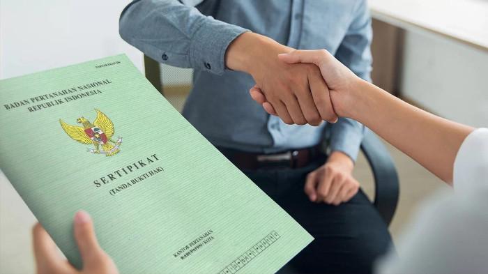 Mengurus Sertifikat Fisik kedalam Bentuk Elektronik. (Foto : Universal BPR)