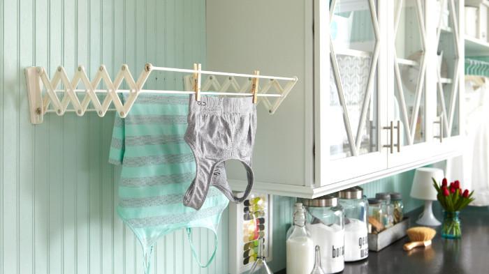 Menjemur Pakaian Didalam Ruangan yang Dikelilingi oleh Ventilasi Silang. (Foto : Better Homes & Gardens)