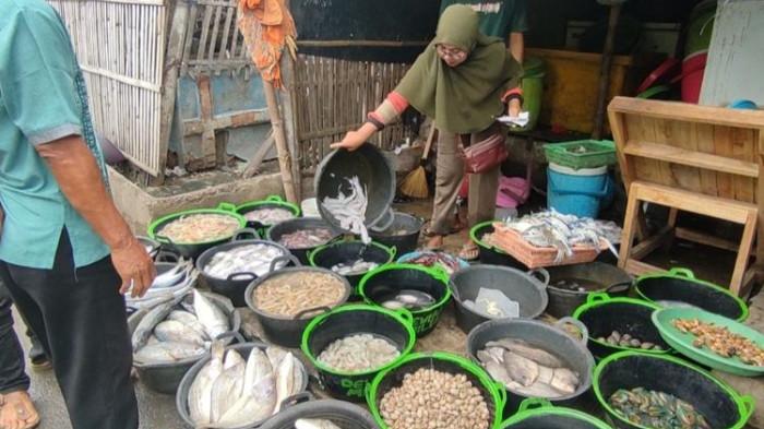Nelayan dan Pasar Ikan adalah Dua Hal yang Saling Beketergantungan. (Foto : Kompas.com)