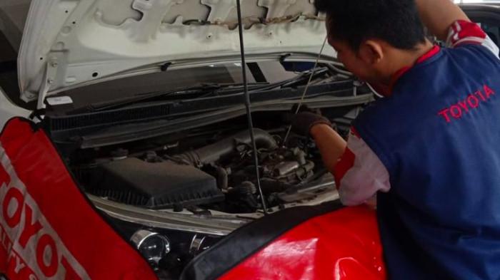 Patokan Mana yang Lebih Tepat untuk Mengganti Oli. (Foto : Kompas.com)