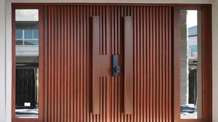Pintu Minimalis dengan Pola Garis Tegas