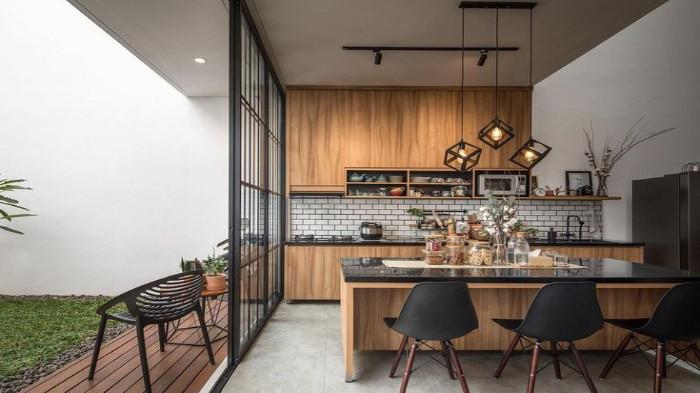 Sentuhan Industrial yang Kuat dan Fungsional