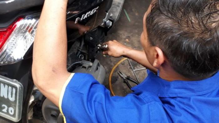 Bahaya Tersembunyi! 3 Risiko Semprot Angin Kompresor Saat Ganti Oli Motor