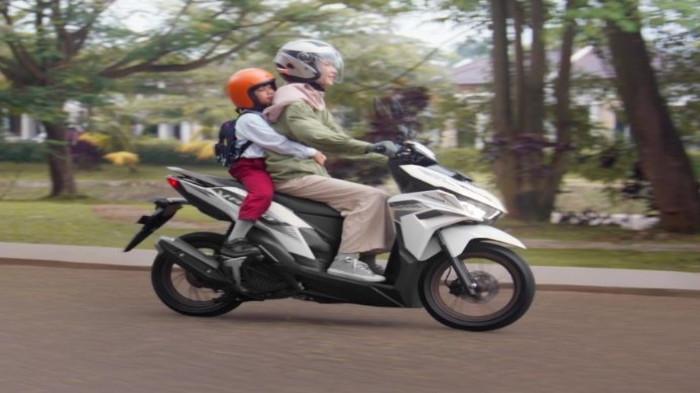 Kendarai Motor dengan Pelan dan Stabil