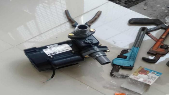 Penggunaan Alat dan Suku Cadang yang Sesuai Standar