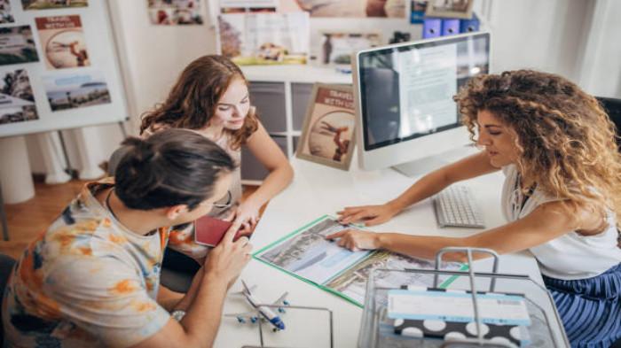 Transparansi Informasi dan Pelayanan Profesional